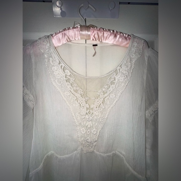 Free People Sheer Lace Boho Blouse with crocheted trim. Cream Size L. VGUC - Picture 2 of 11